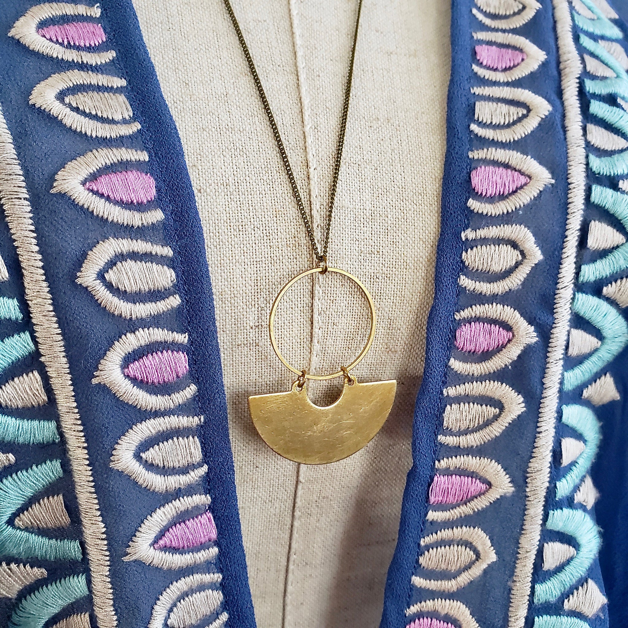 CRESCENT PENDANT NECKLACE