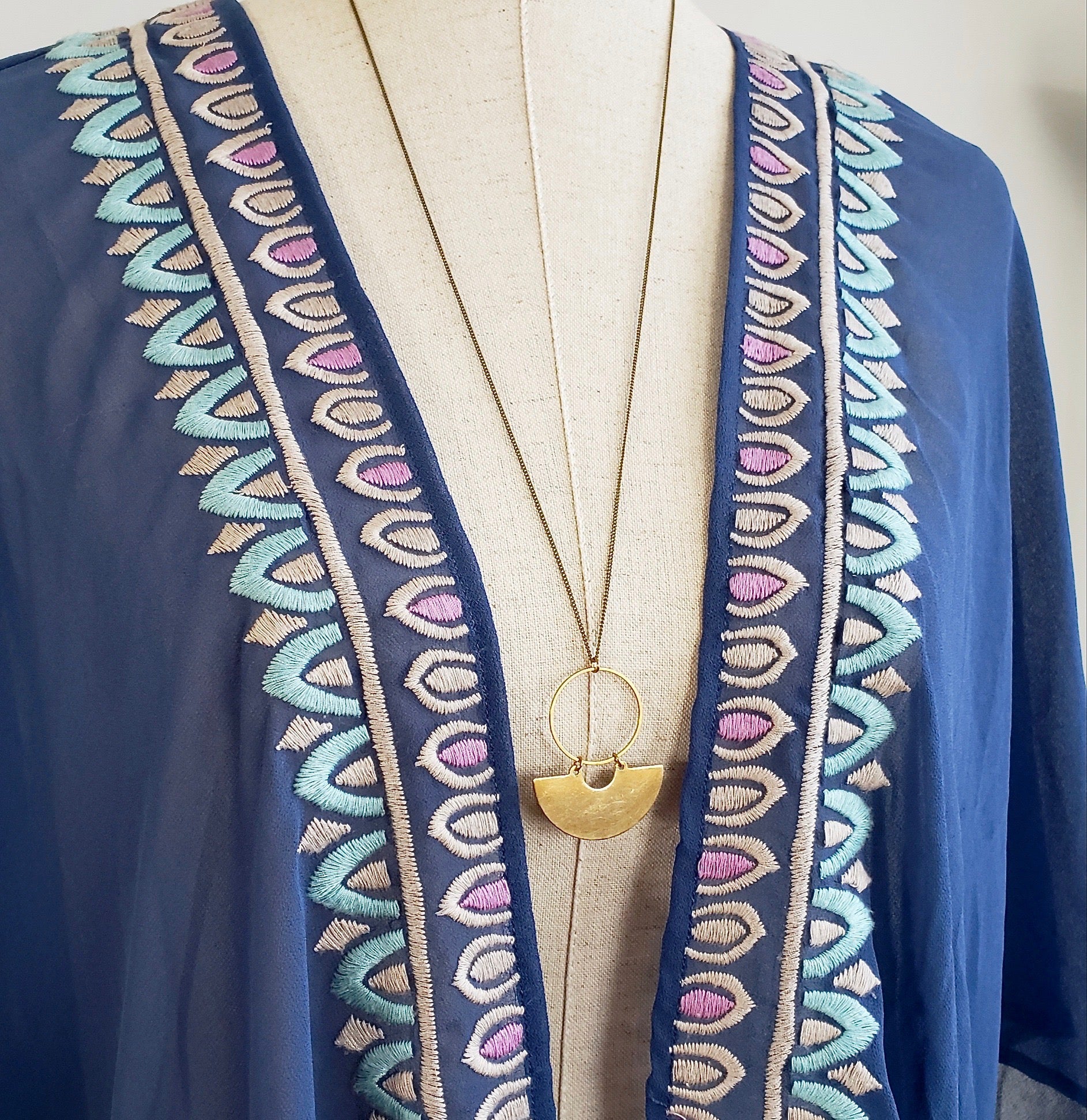 CRESCENT PENDANT NECKLACE