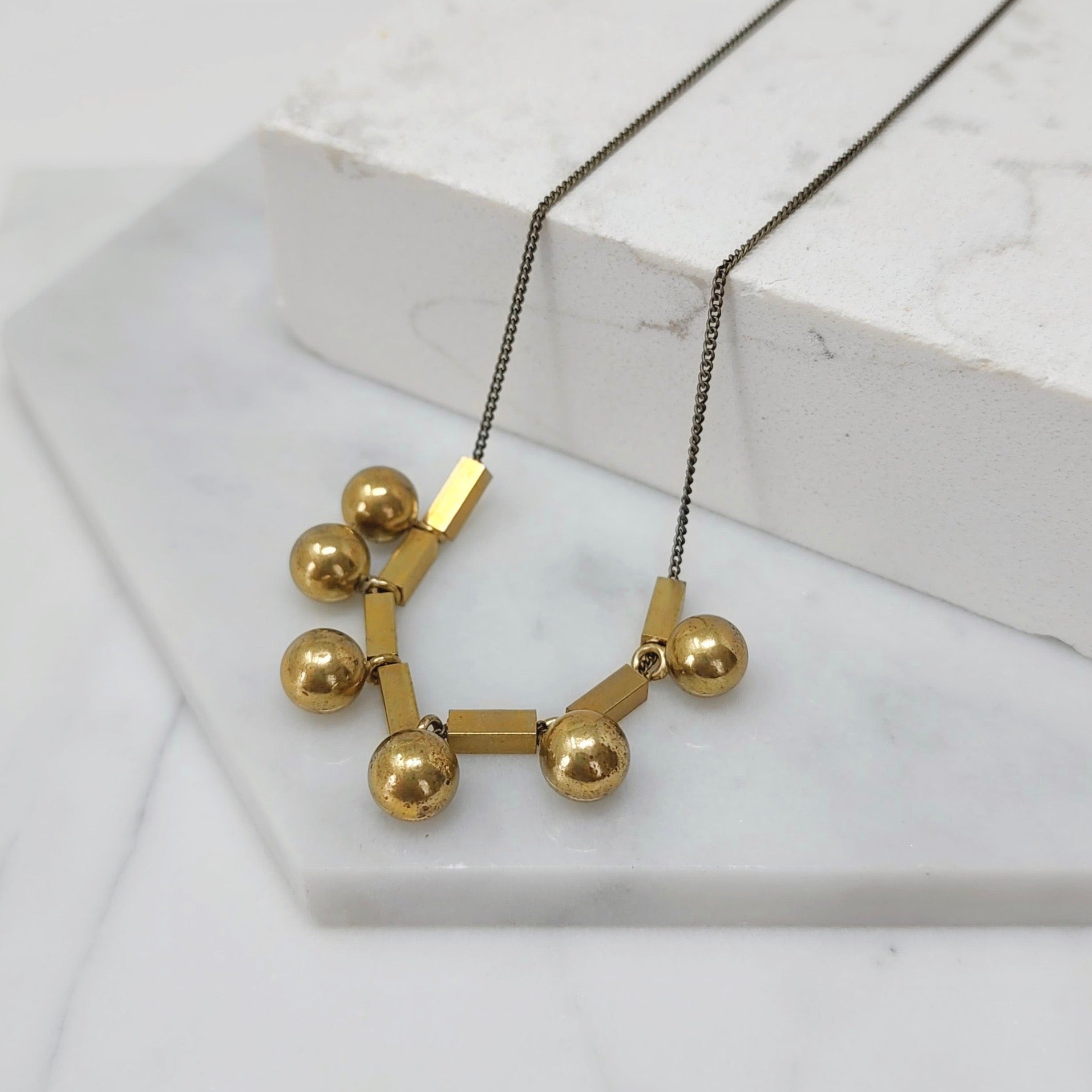 BALL AND BAR NECKLACE