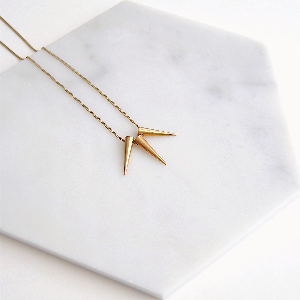 TINY SPIKES NECKLACE