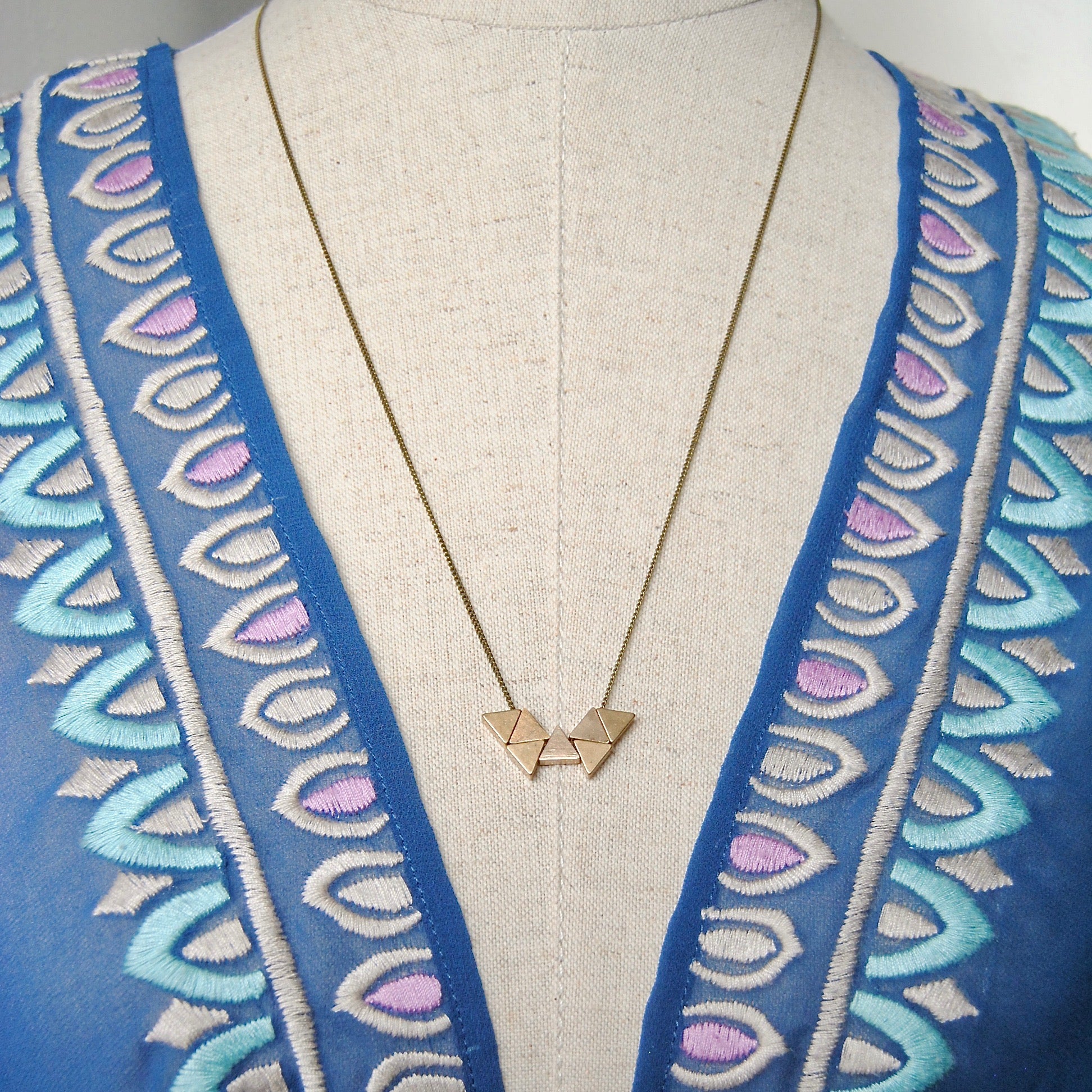 TRIANGLES CLUSTER NECKLACE