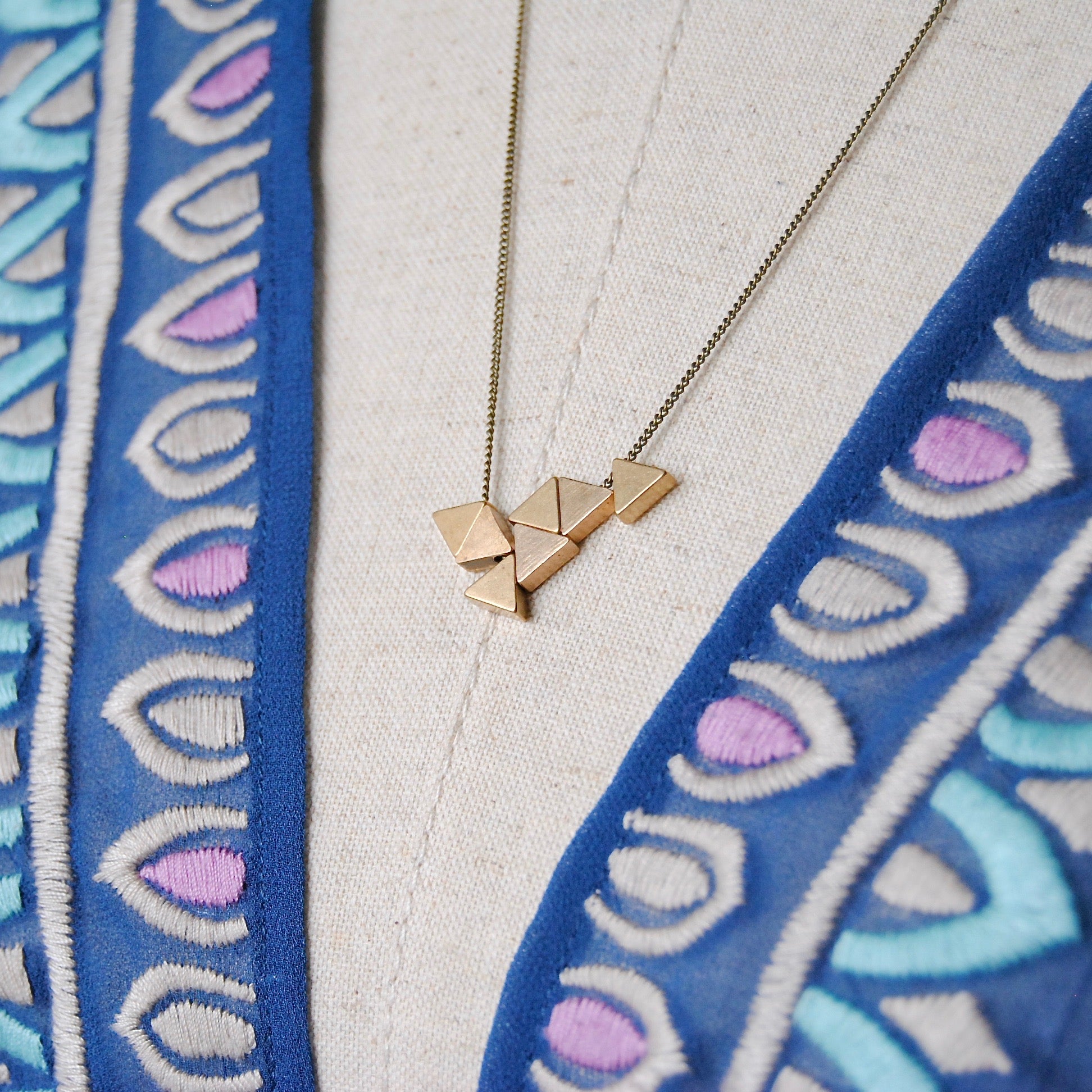 TRIANGLES CLUSTER NECKLACE